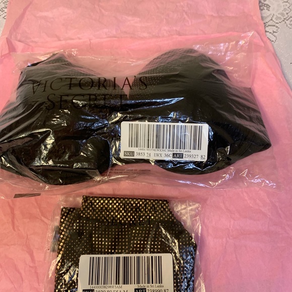 Victoria Secret - Picture 4 of 4